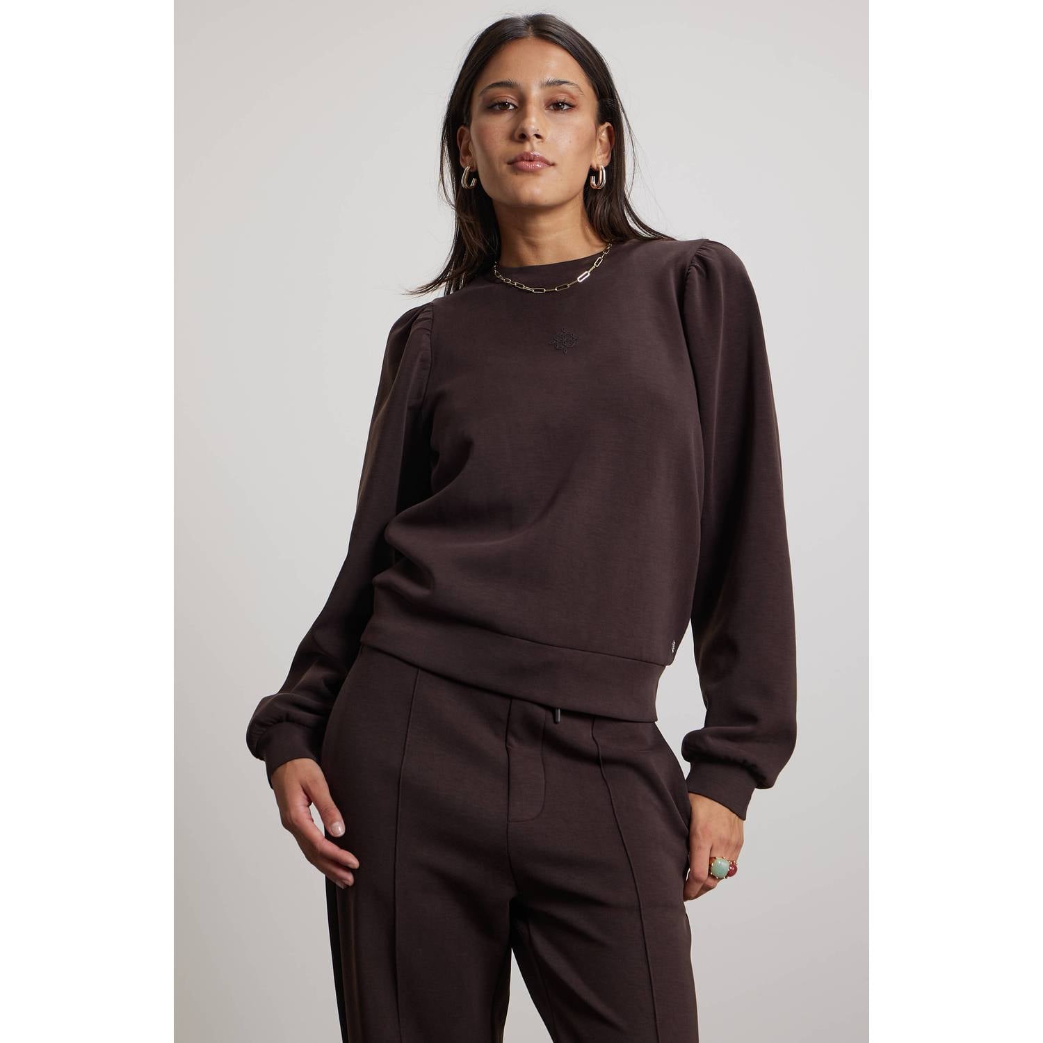 Pink Noir sweater bruin