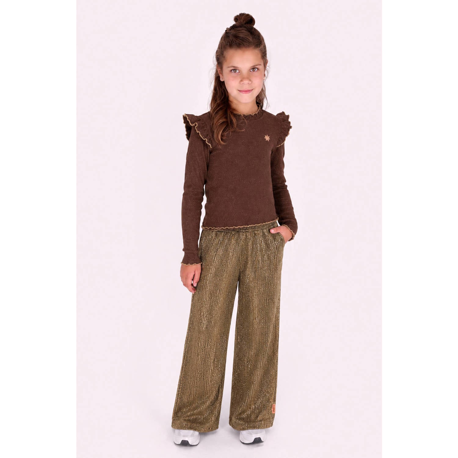 B.Nosy aansluitende longsleeve met glitters en ruches bruin