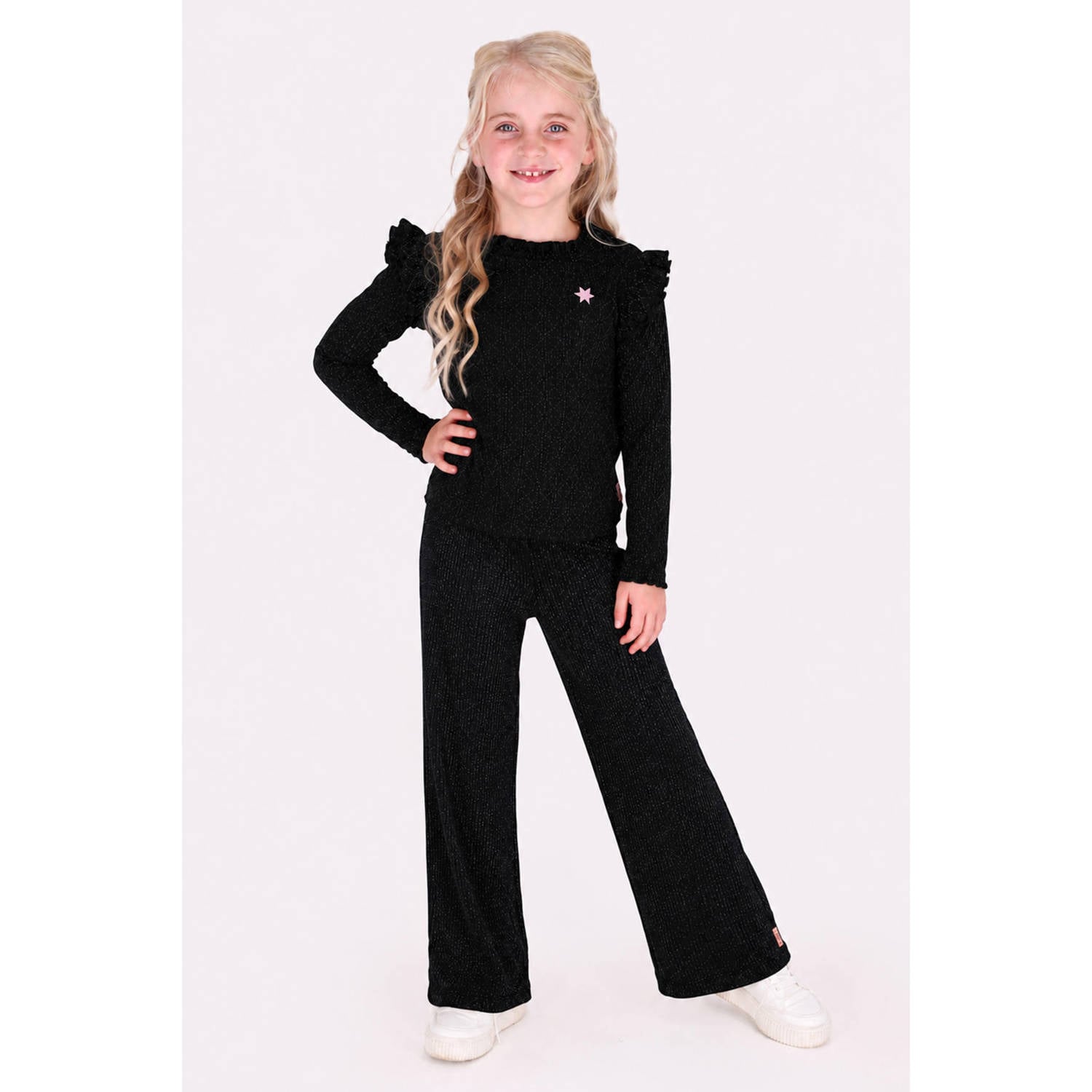 B.Nosy aansluitende longsleeve met glitters zwart