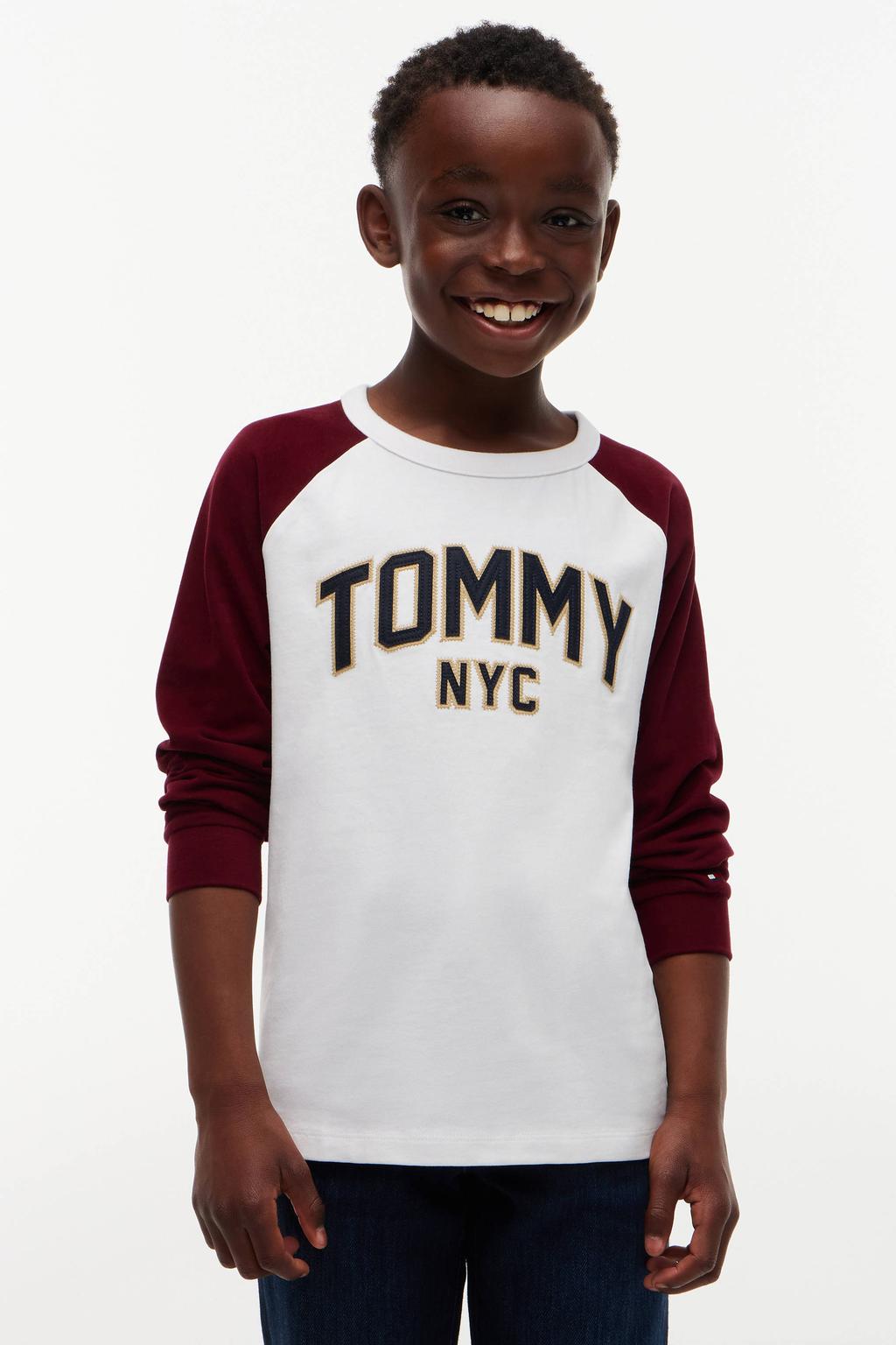 Wit en donkerrode jongens Tommy Hilfiger longsleeve van katoen met meerkleurige print, lange mouwen en ronde hals