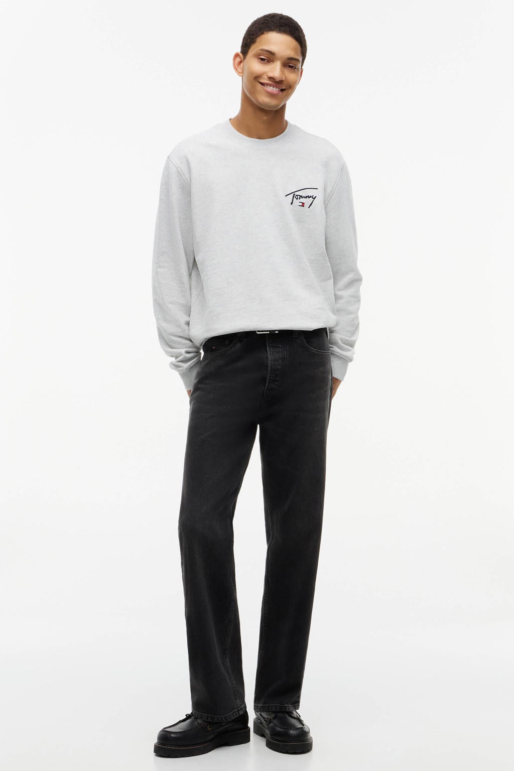 Tommy Jeans regular fit sweater met logo - lichtgrijs