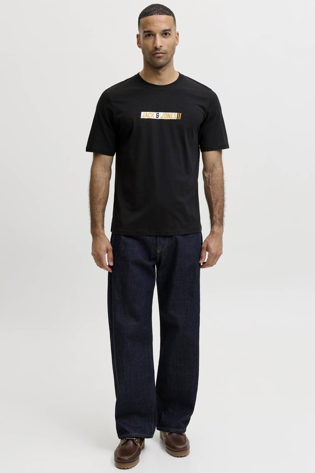Zwarte heren JACK & JONES regular fit T-shirt van katoen met korte mouwen en ronde hals