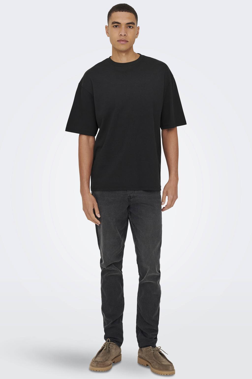 Zwarte heren ONLY & SONS boxy T-shirt van katoen met effen, korte mouwen en ronde hals