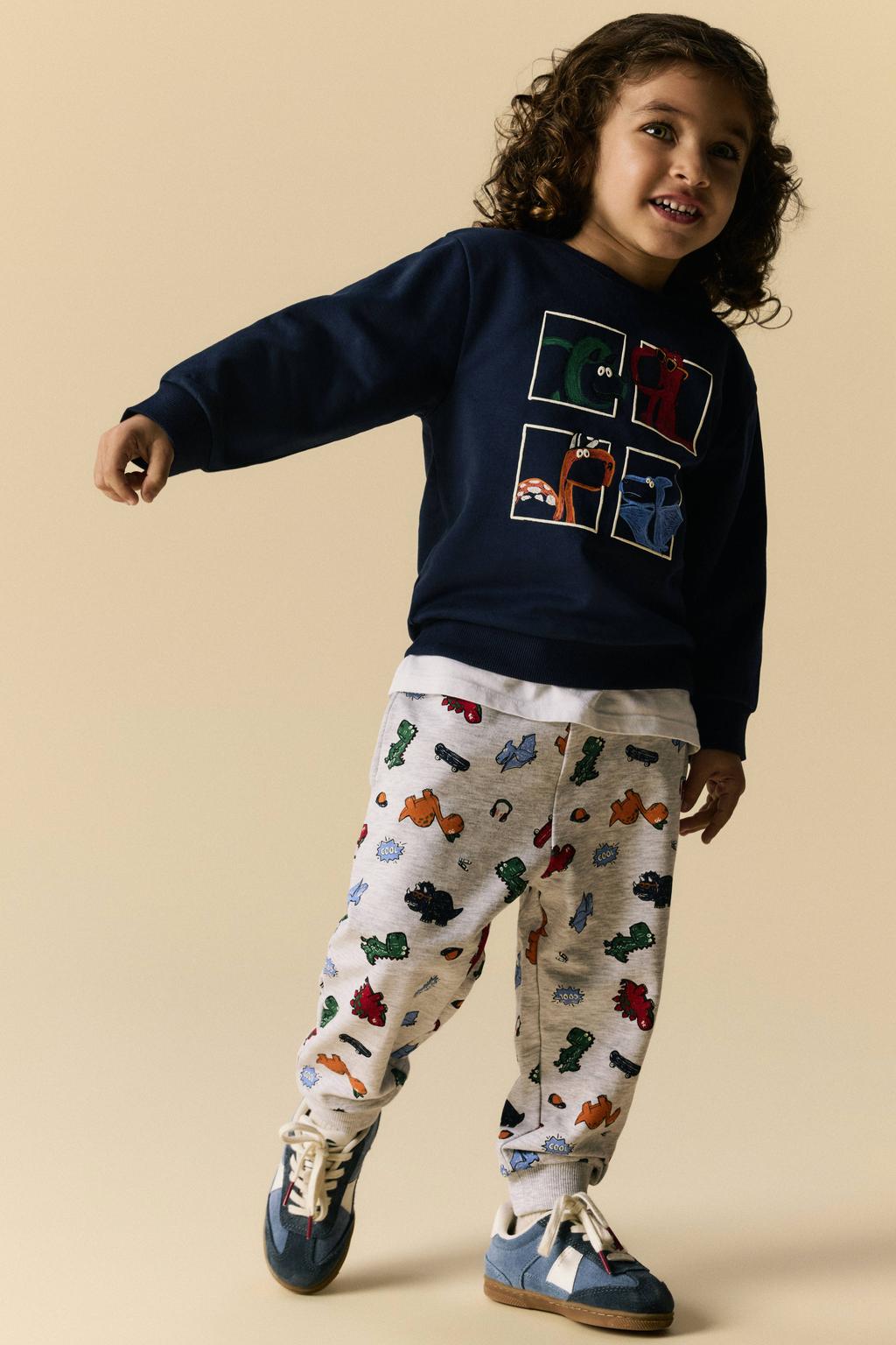 Donkerblauwe jongens NAME IT MINI rechtvallende sweater met printopdruk, lange mouwen en ronde hals