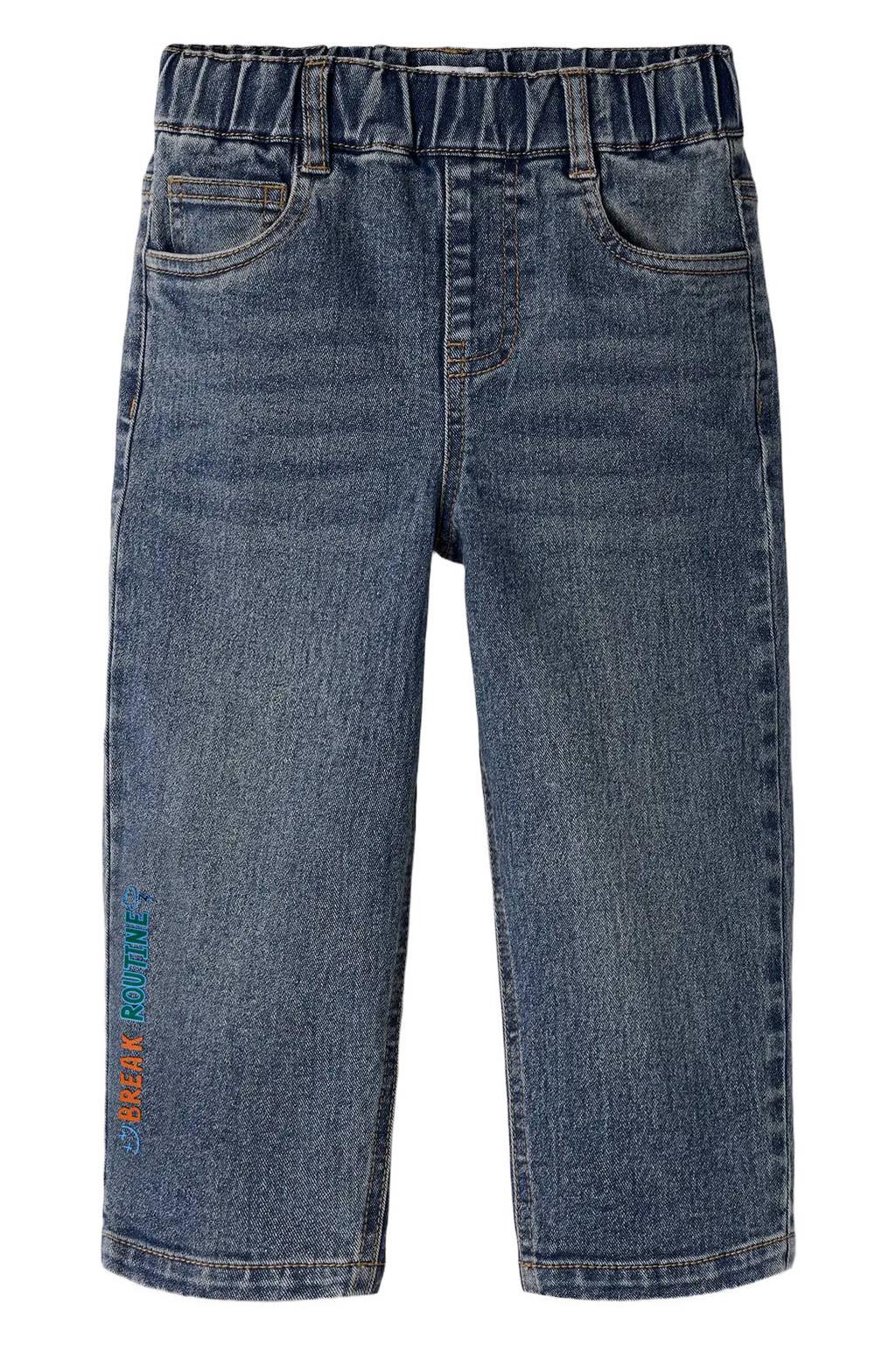 Medium blue denim jongens NAME IT MINI tapered jeans mediumblauw van stretchdenim met printopdruk