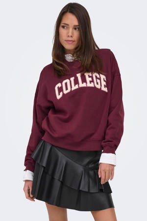 oversized trui met borduursels en tekst - donkerrood