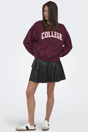 thumbnail: JDY oversized trui met borduursels en tekst - donkerrood