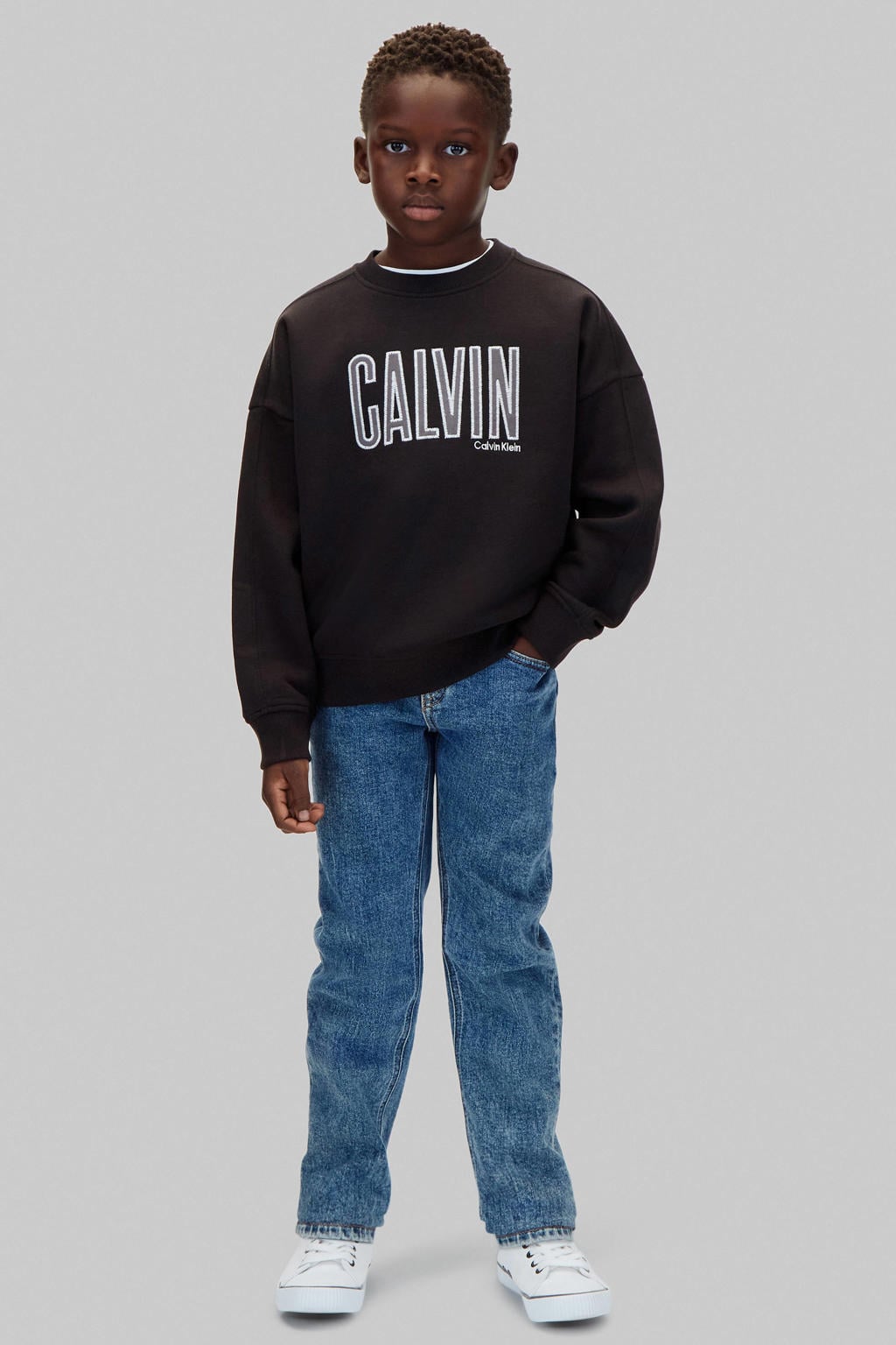 Zwarte jongens Calvin Klein sweater met logo dessin, lange mouwen, ronde hals en borduursels