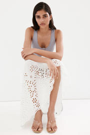 thumbnail: Mango satijnen broderie midi rok - ecru