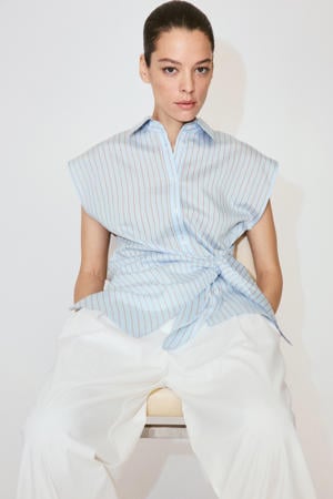 blouse met krijtstreep - lichtblauw