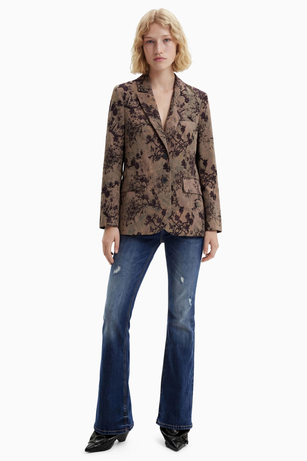 Grijsbruine dames Desigual regular blazer bruin van polyester met lange mouwen, reverskraag en knoopsluiting