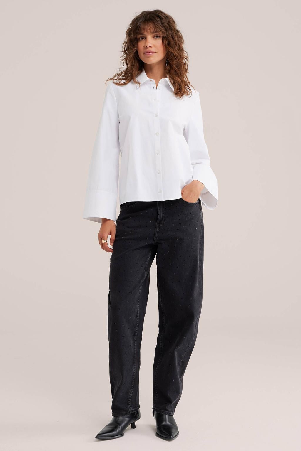Black denim dames WE Fashion barrel jeans black van denim met high waist, rits- en knoopsluiting en effen