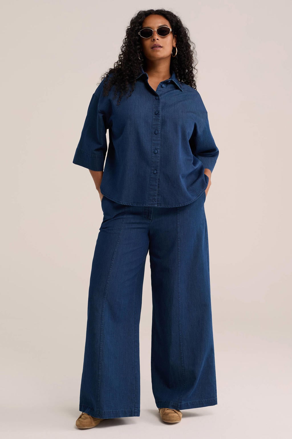 Dark blue denim dames WE Fashion Curve wide leg jeans van denim met rits- en knoopsluiting en effen