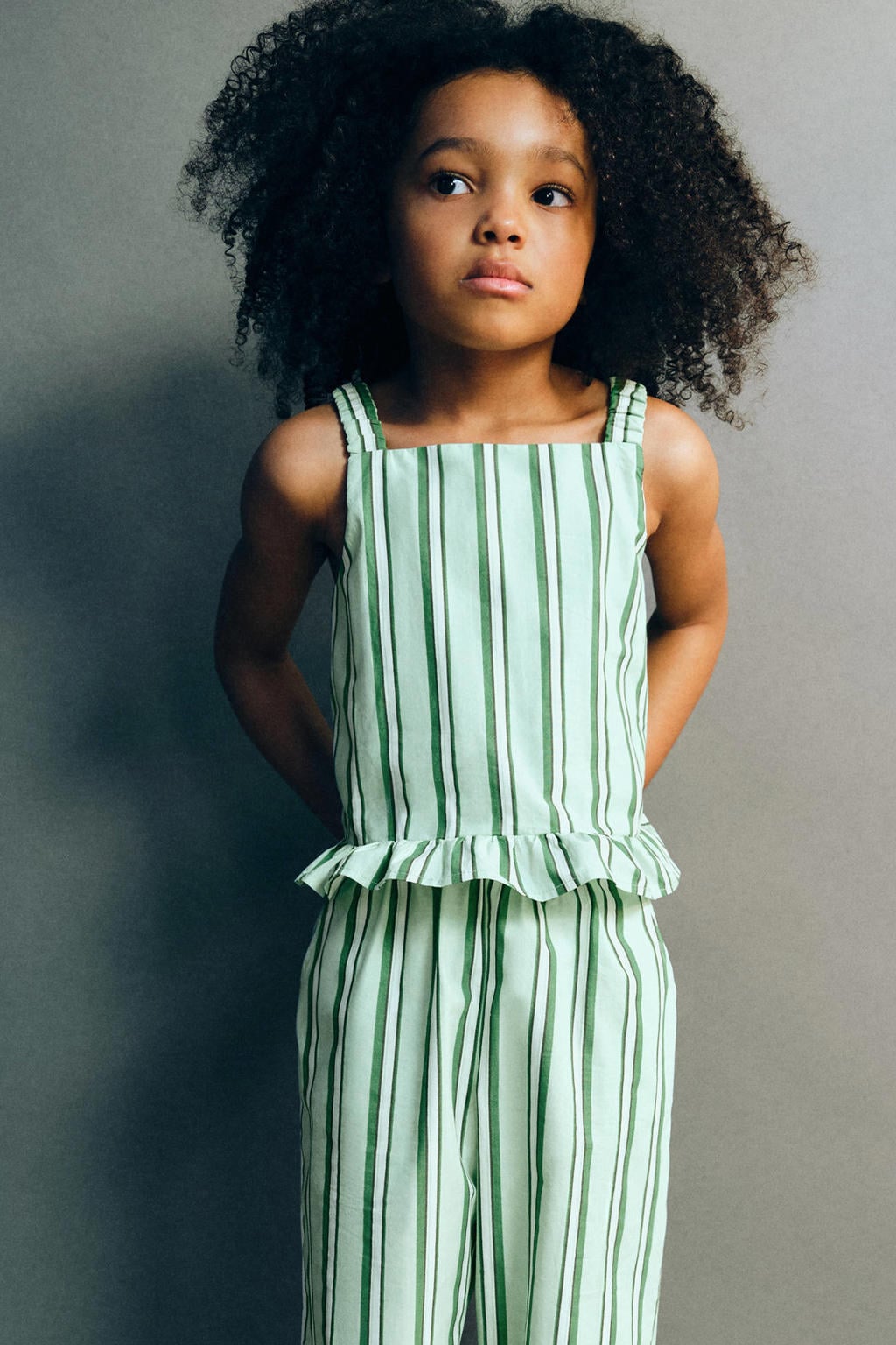 Lichtgroen, groen en witte meisjes Mango Kids gestreepte top met vierkante hals en smockwerk