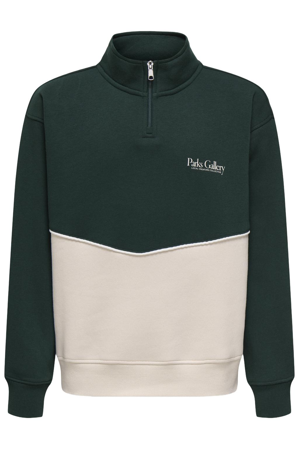 Donkergroen en ecru jongens ONLY & SONS JUNIOR sweater met meerkleurige print, lange mouwen, opstaande kraag en halve rits