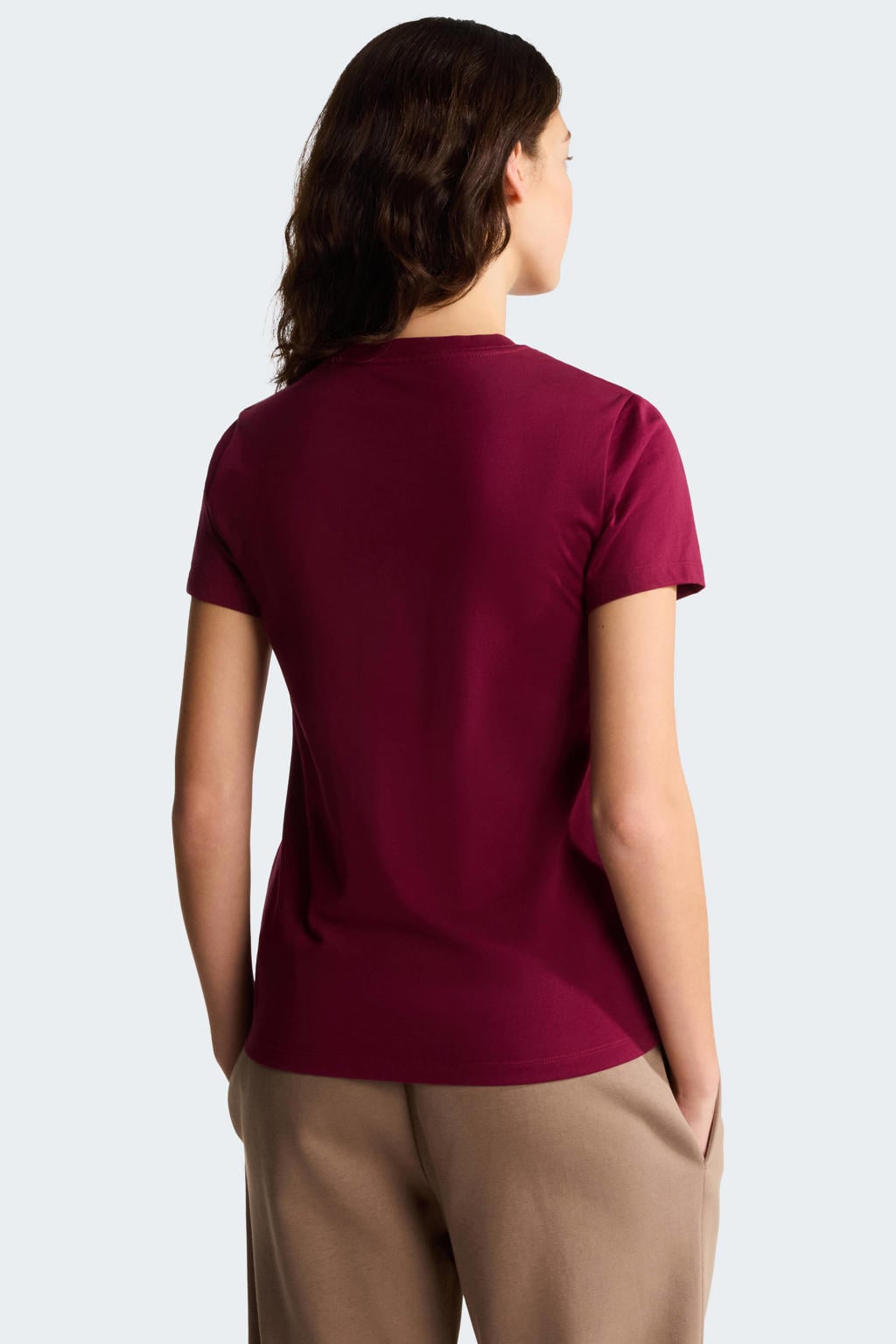 Rode dames The North Face T-shirt Evolution Simple Dome van katoen met effen, korte mouwen en ronde hals
