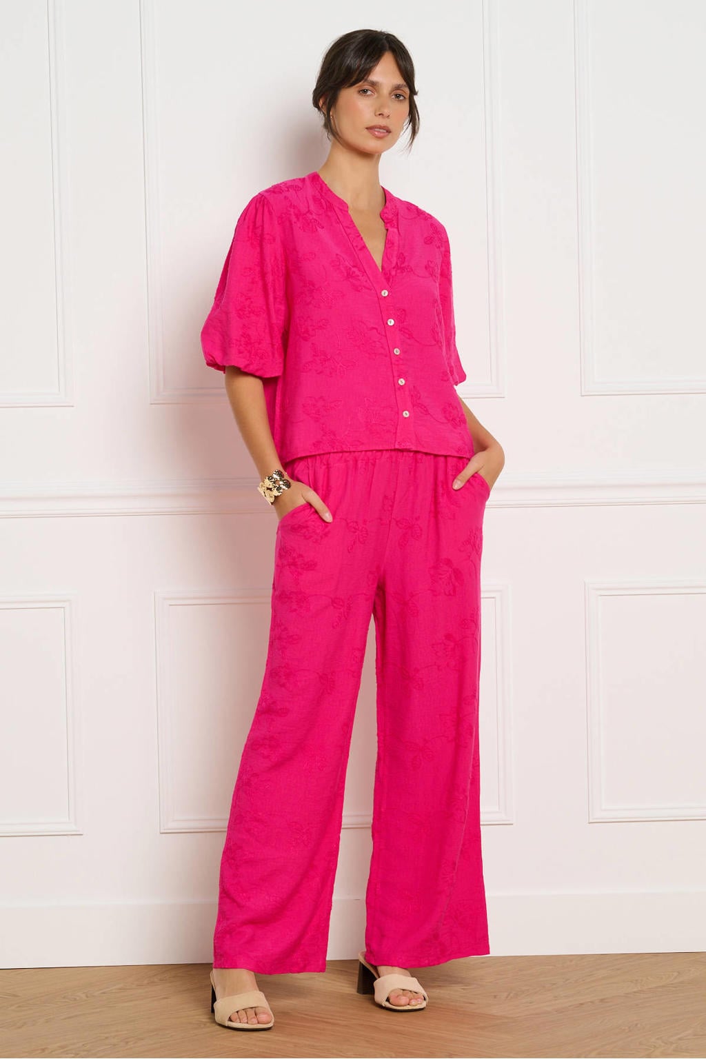 LOLALIZA viscose gebloemde broderie blouse - roze