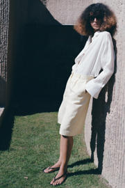 thumbnail: Mango viscose straight leg bermuda short met linnen - ecru