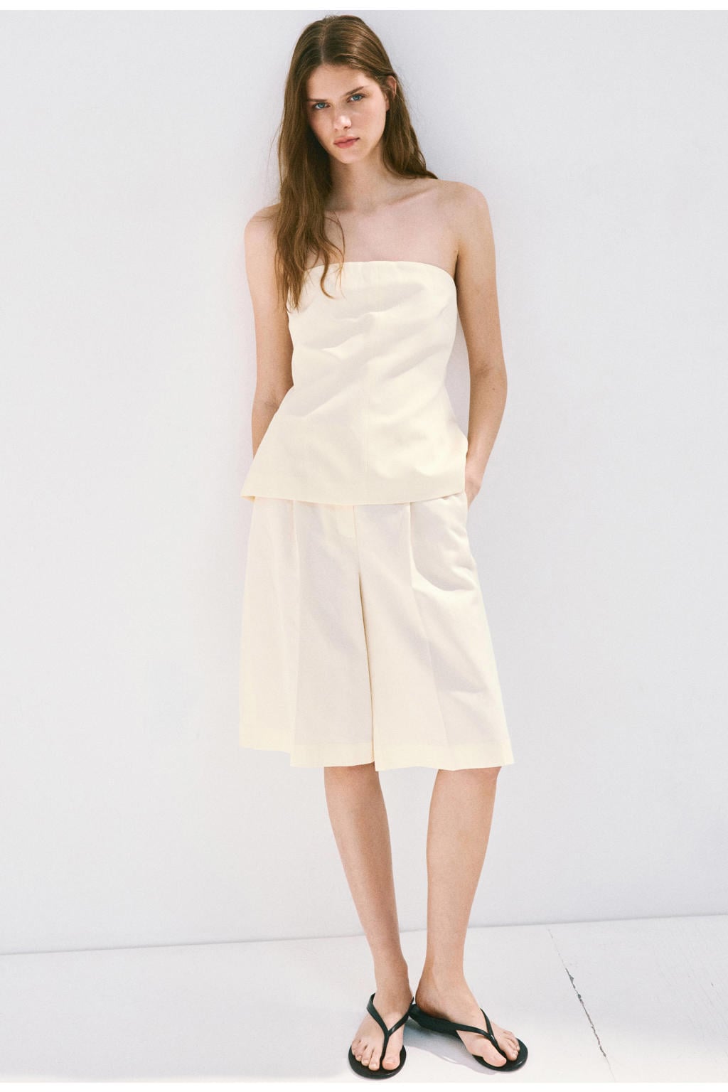 Mango viscose straight leg bermuda short met linnen - ecru