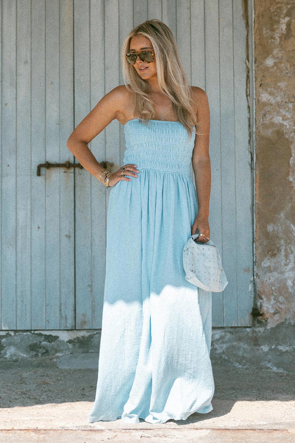 Bolina Island strapless maxi jurk met smockwerk - lichtblauw