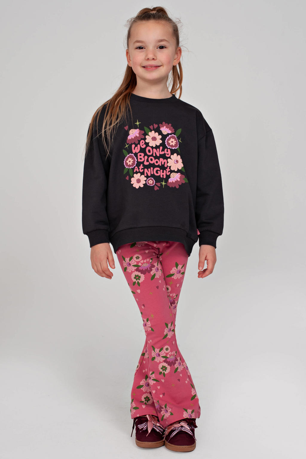Jubel relaxed fit sweater Moon Flowers antraciet/roze