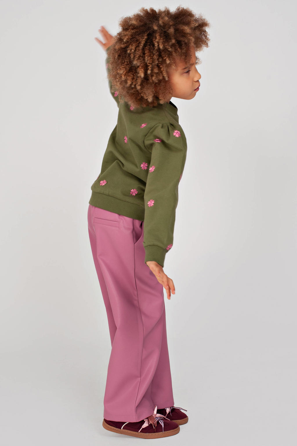 Olijfgroen en roze meisjes Jubel oversized sweater Moon Flowers van stretchkatoen met bloemenprint, lange mouwen, ronde hals en borduursels