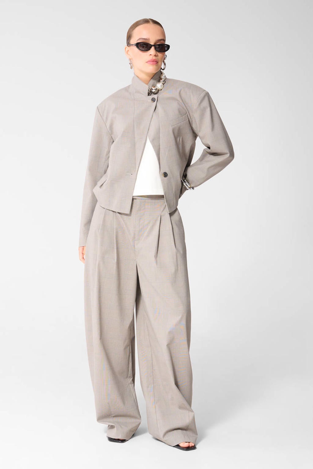 Grijs en zwarte dames Shoeby geruite cropped blazer van polyester met lange mouwen, reverskraag en knoopsluiting