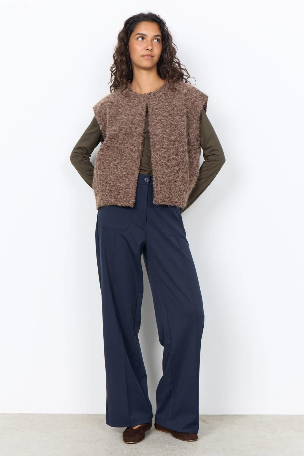 Bruine dames Soyaconcept teddy gilet met effen, ronde hals en haaksluiting