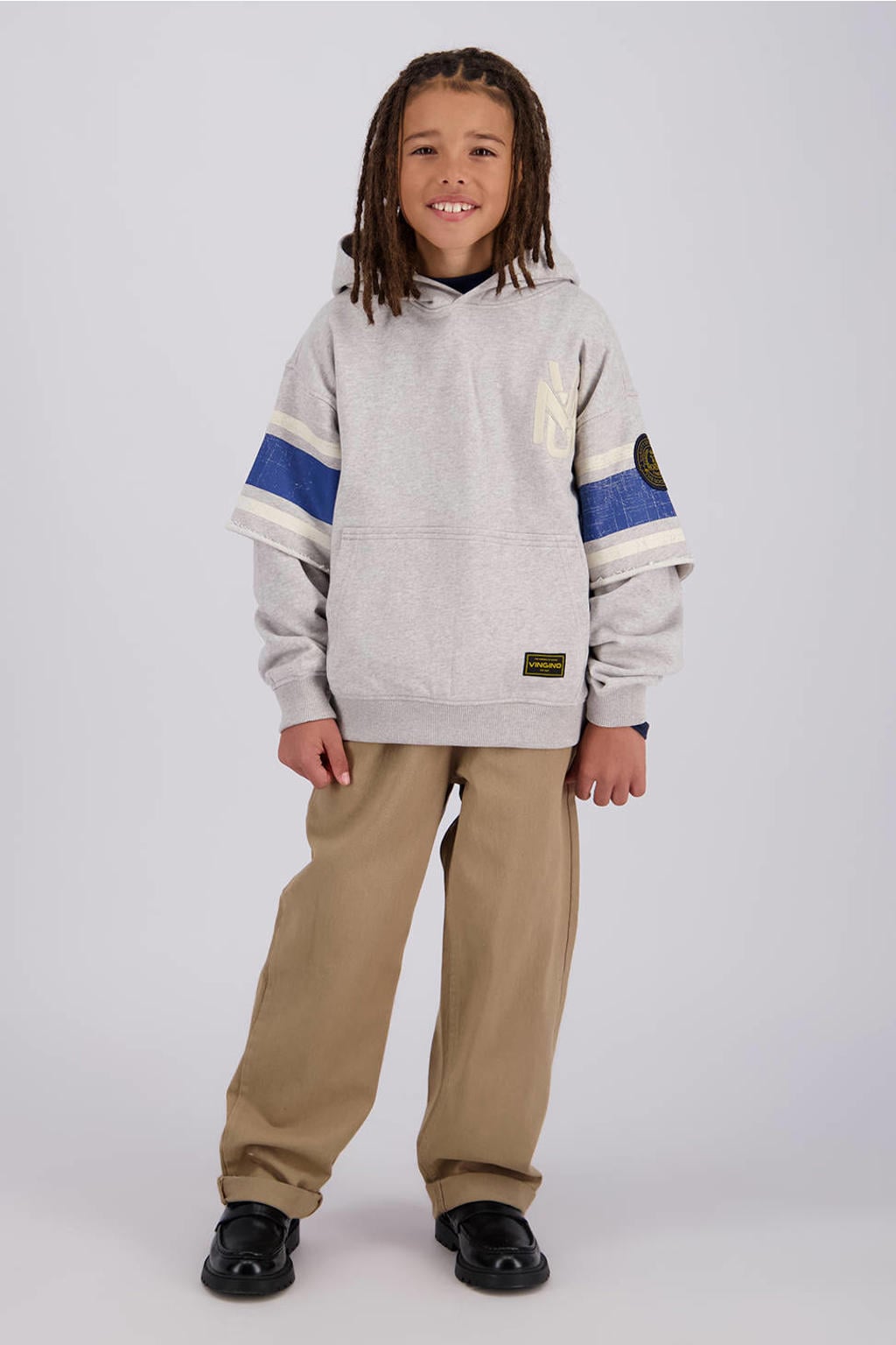 Grijs melange, grijs en blauwe jongens Vingino oversized hoodie van sweat materiaal met backprint, lange mouwen en capuchon