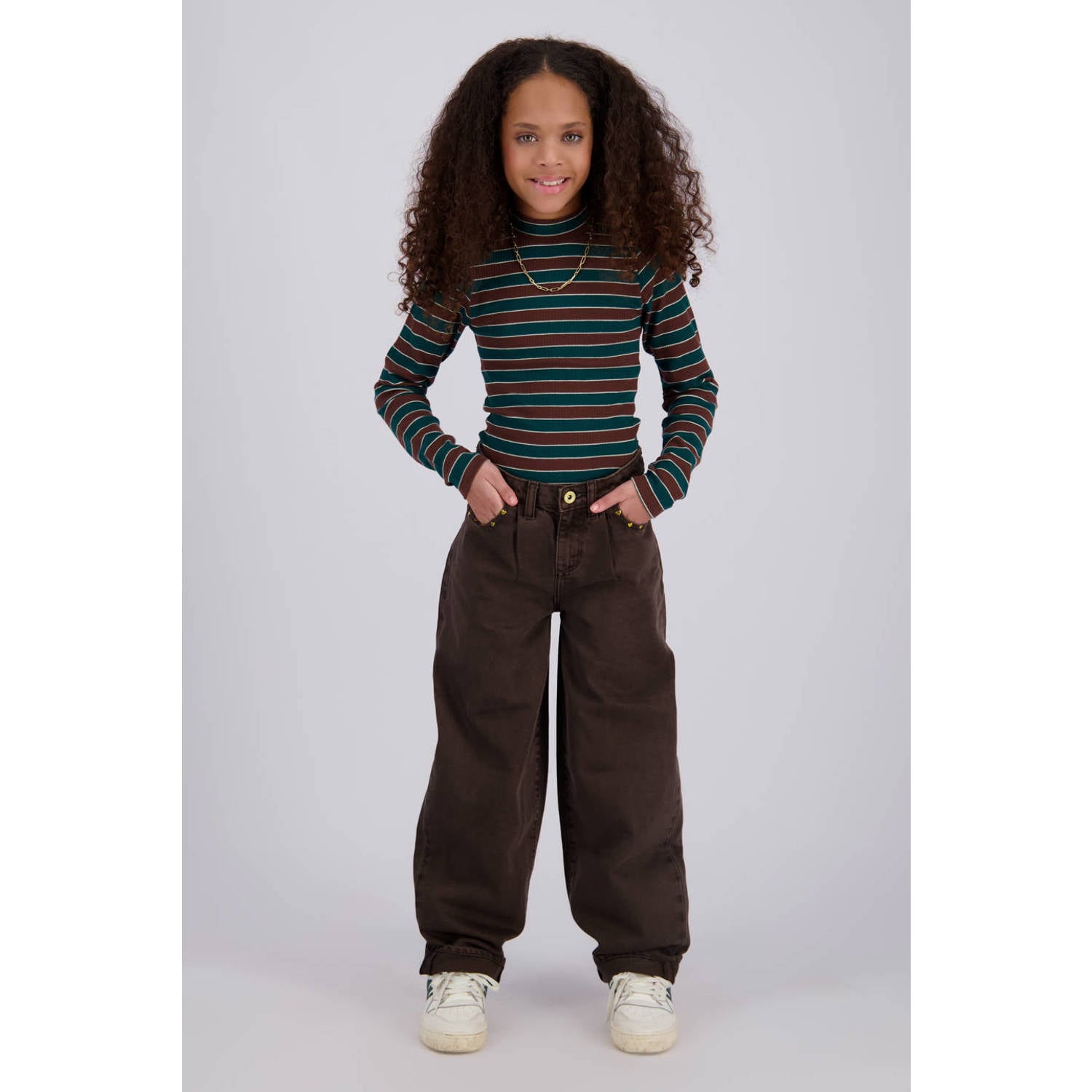 Vingino Camilla barrel jeans met studs donkerbruin