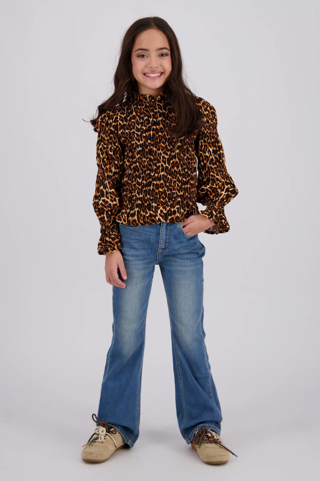 Vingino Claire straight leg jeans - mid blue wash