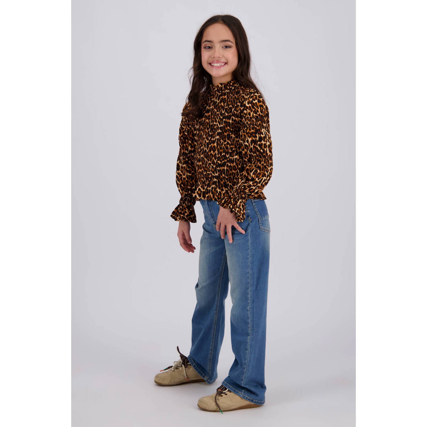 Vingino Claire straight leg jeans mid blue wash