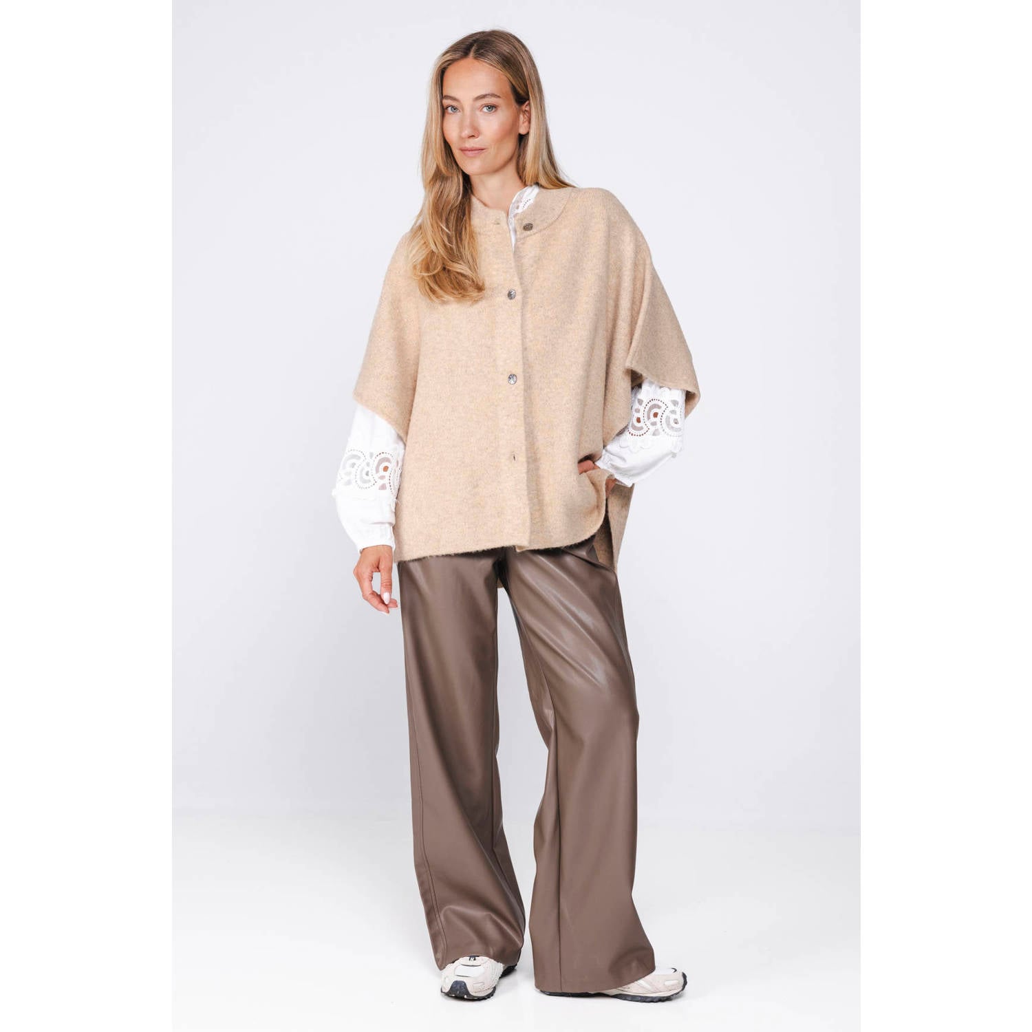 Poools gebreid kimono vest met wol beige
