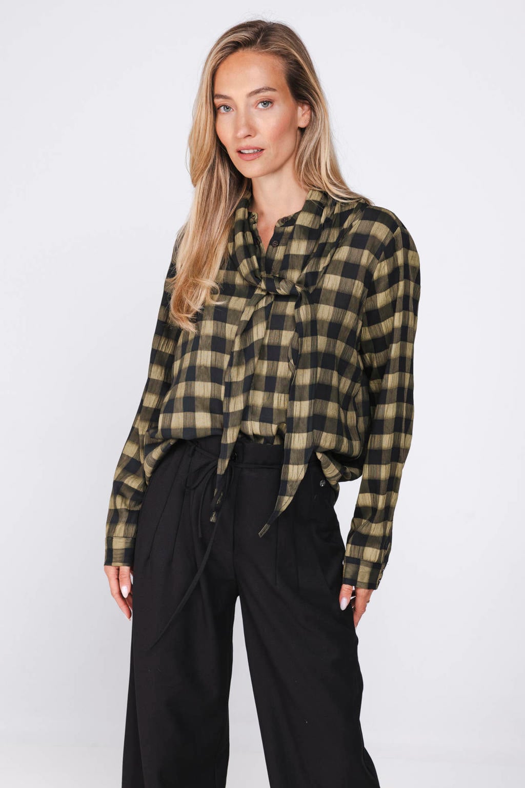 Zwarte dames Poools van polyester met ruitenprint, lange mouwen, sjaalkraag en knoopsluiting
