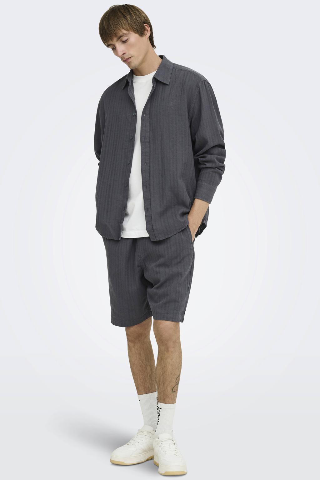 Grijze heren ONLY & SONS relaxed fit overhemd van linnen met effen, lange mouwen, klassieke kraag en geweven detail