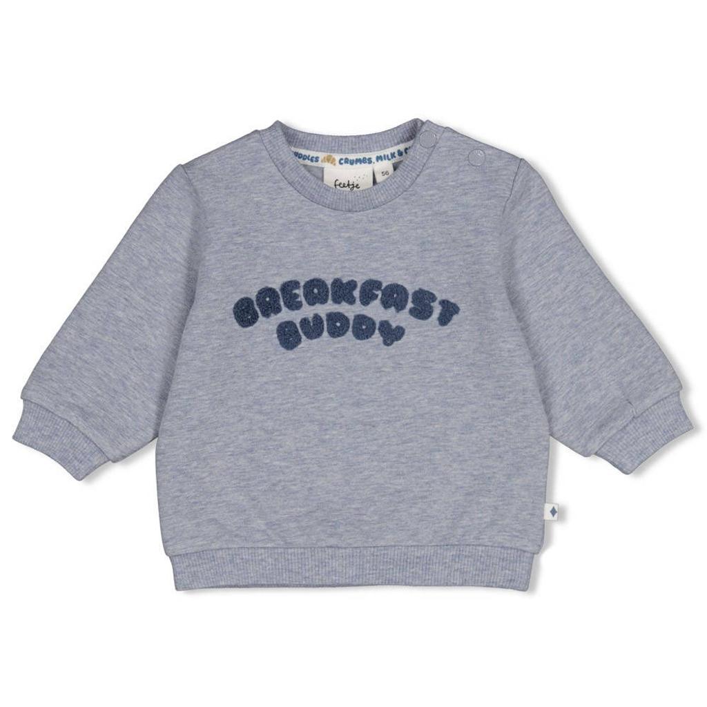 Blauw en donkerblauwe jongens Feetje sweater Breakfast Buddy met backprint, lange mouwen, ronde hals, drukknoopsluiting en geribde boorden