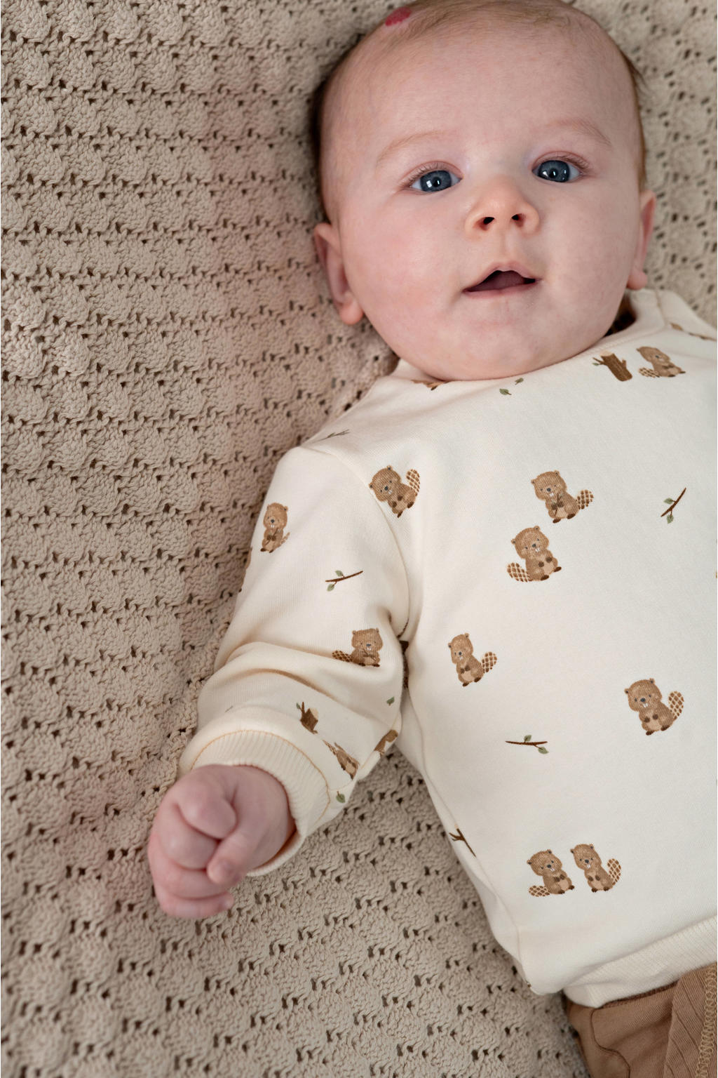 Ecru jongens Feetje sweater Tiny Timber Tales met dierenprint, lange mouwen, drukknoopsluiting en geribde boorden
