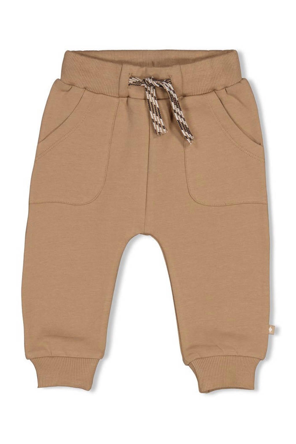 Camelkleurige jongens Feetje relaxed fit sweatpant van stretchkatoen met elastische tailleband met koord en effen