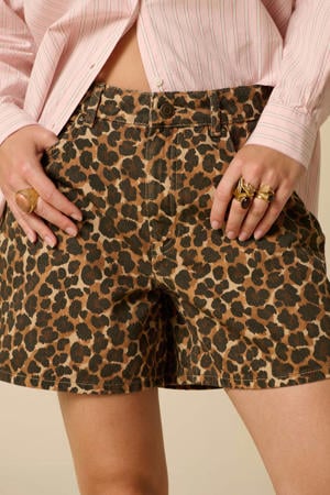 straight leg denim short met panterprint - bruin