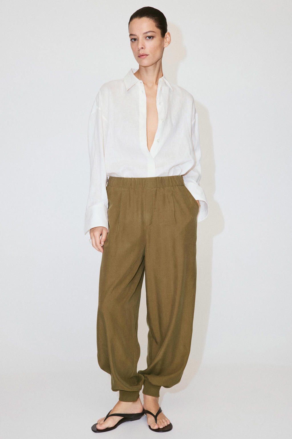 Kakikleurige dames Mango lyocel ballonbroek met regular waist, elastische tailleband en effen