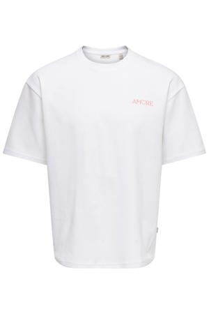 oversized T-shirt wit