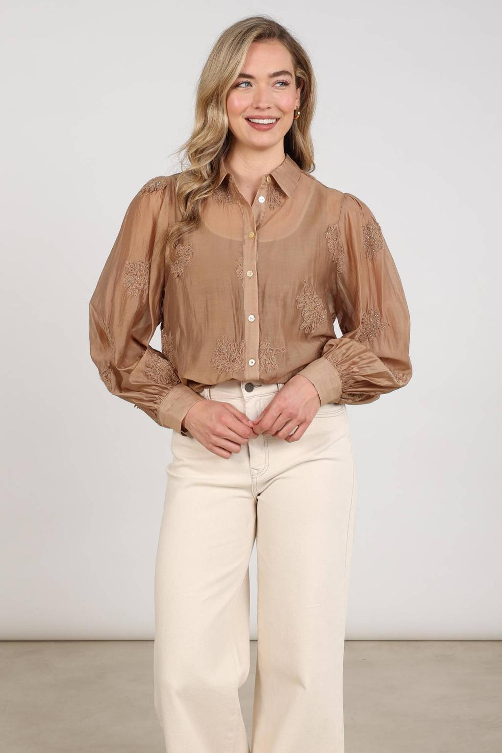 Camelkleurige dames NUKUS blouse van lyocell met effen, lange mouwen, klassieke kraag, knoopsluiting en borduursels