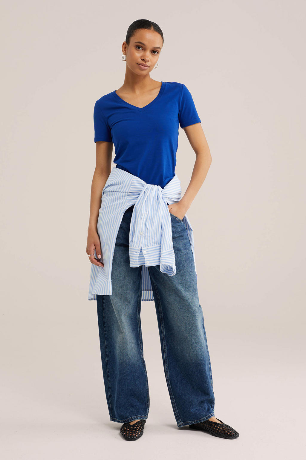 Blauwe dames WE Fashion basic T-shirt van katoen met effen, korte mouwen en V-hals