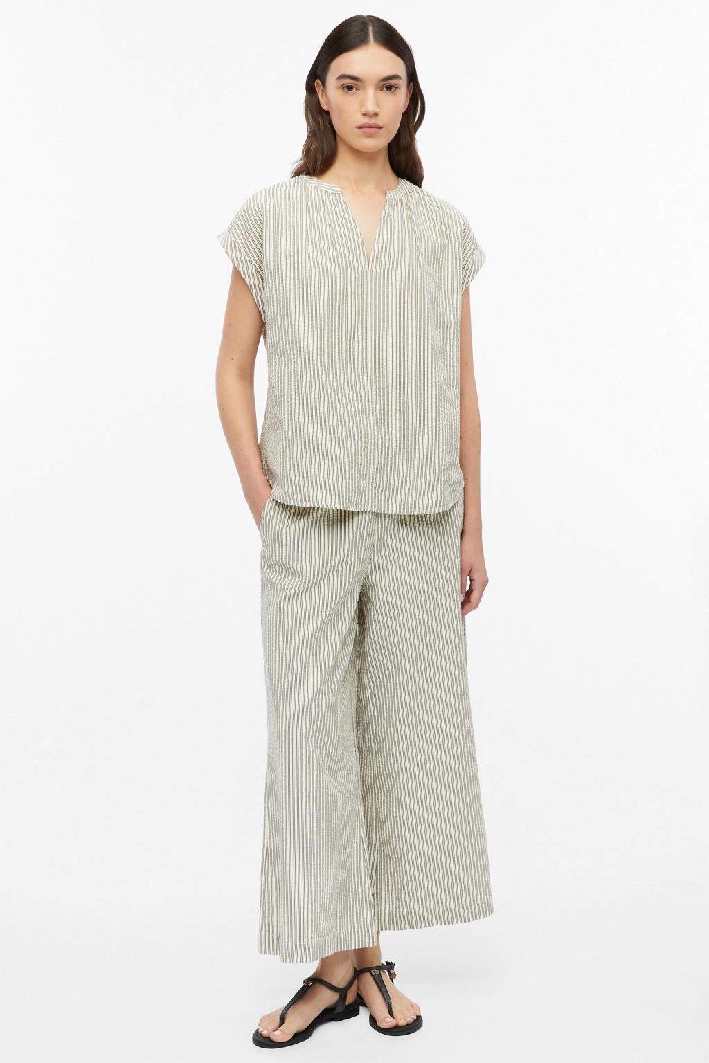 Beige en ecru dames s.Oliver gestreepte top met korte mouwen en V-hals
