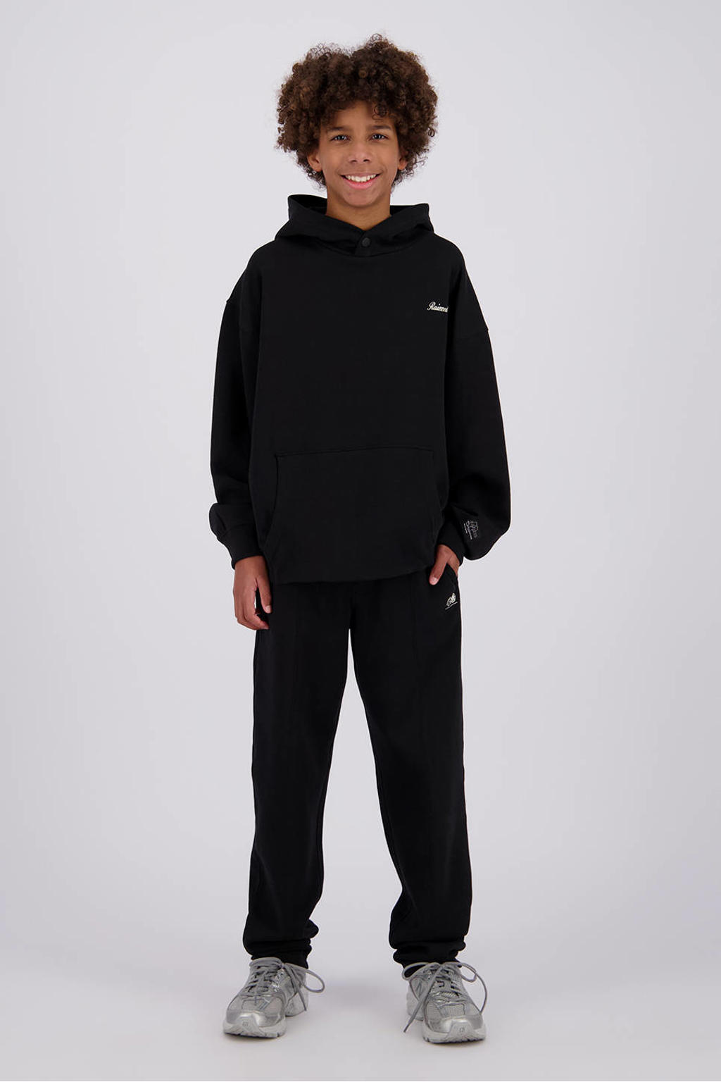 Zwarte meisjes Raizzed van sweat materiaal met backprint, lange mouwen, capuchon en geribde boorden