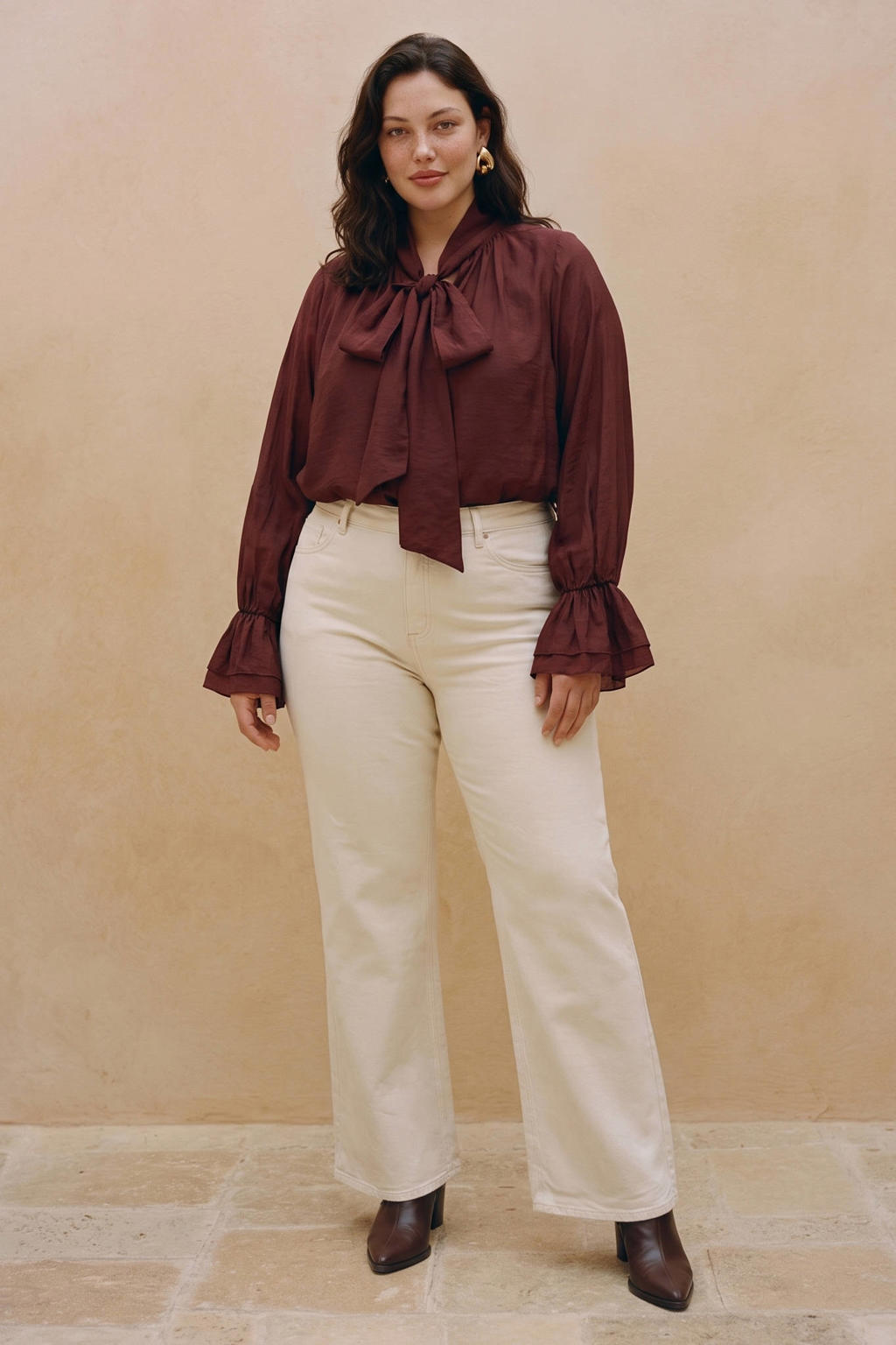 Donkerrode dames VERO MODA CURVE viscose blouse Plus Size van modal met effen, lange mouwen, strikkraag en striksluiting