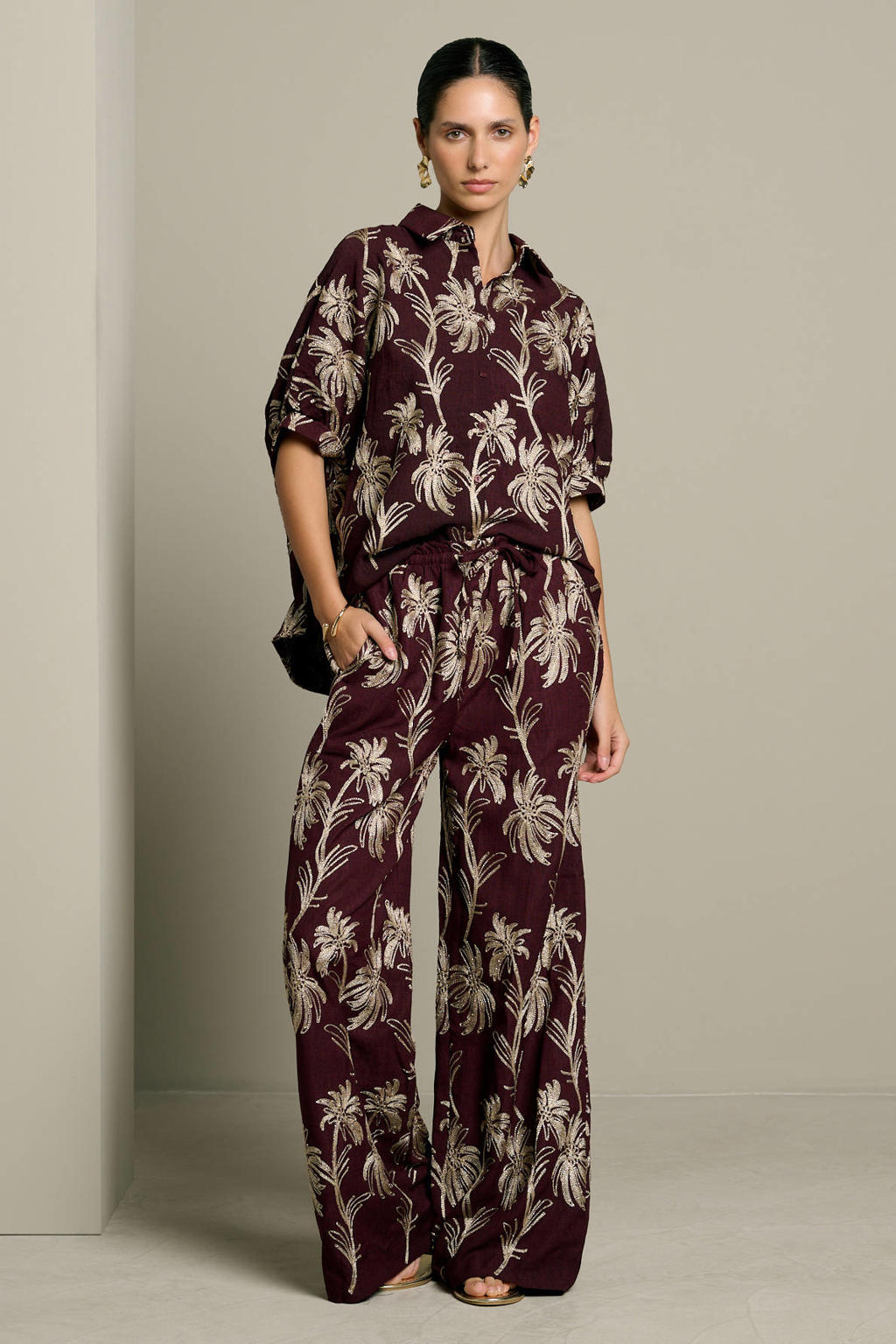 LOLALIZA blouse met borduursels en print - bruin