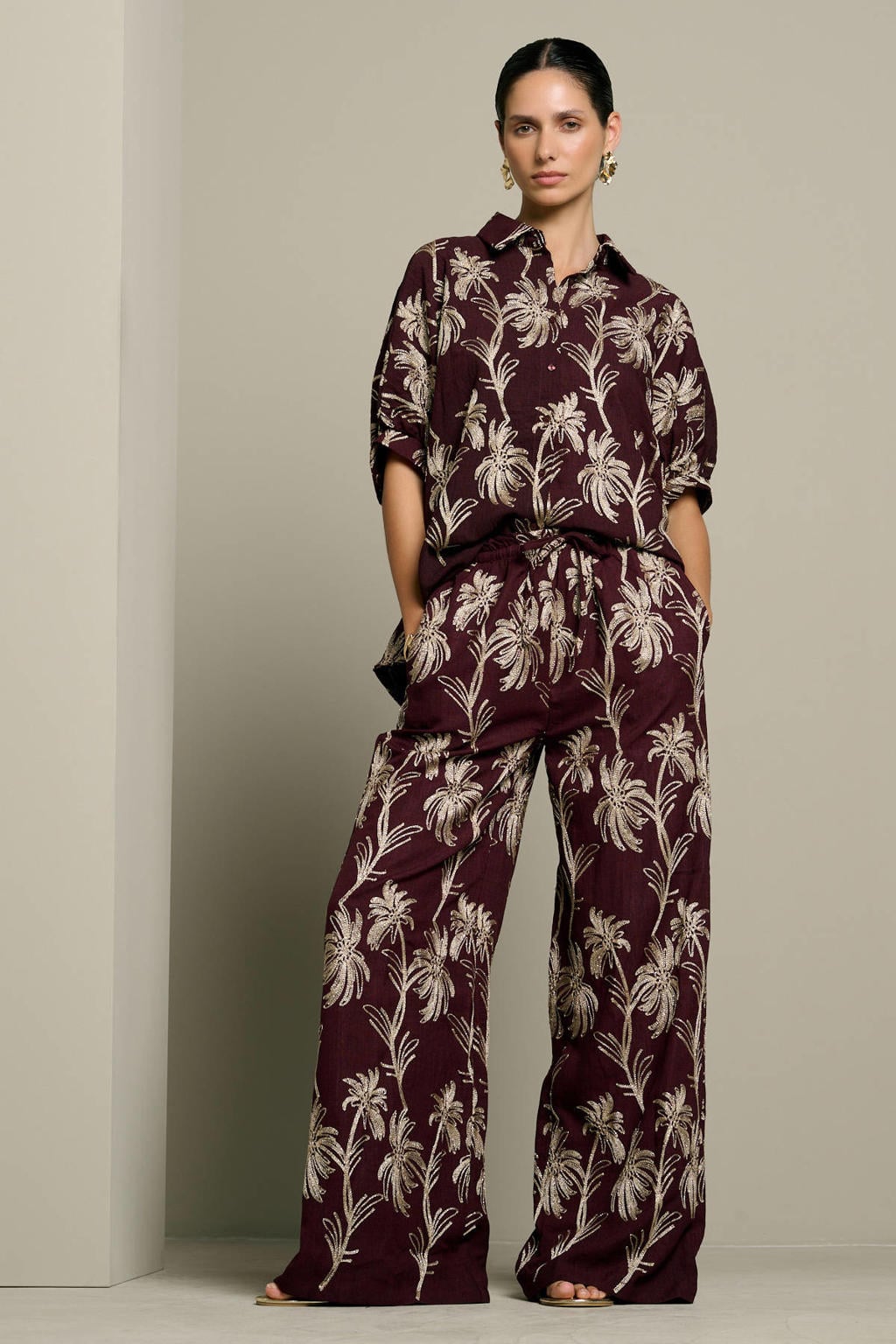 LOLALIZA wide leg gebloemde broek met borduursels - bruin