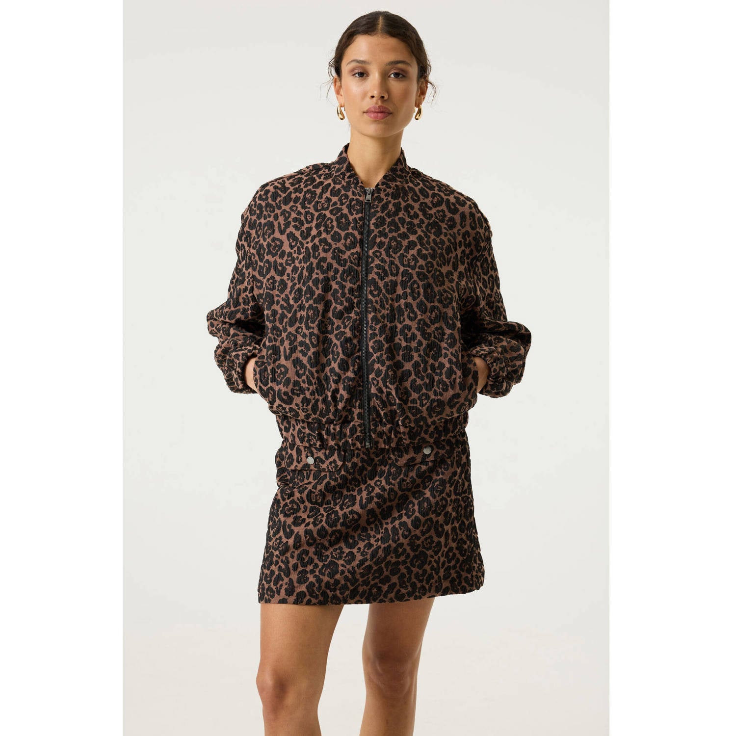 Garcia jacquard bomberjas met panterprint bruin
