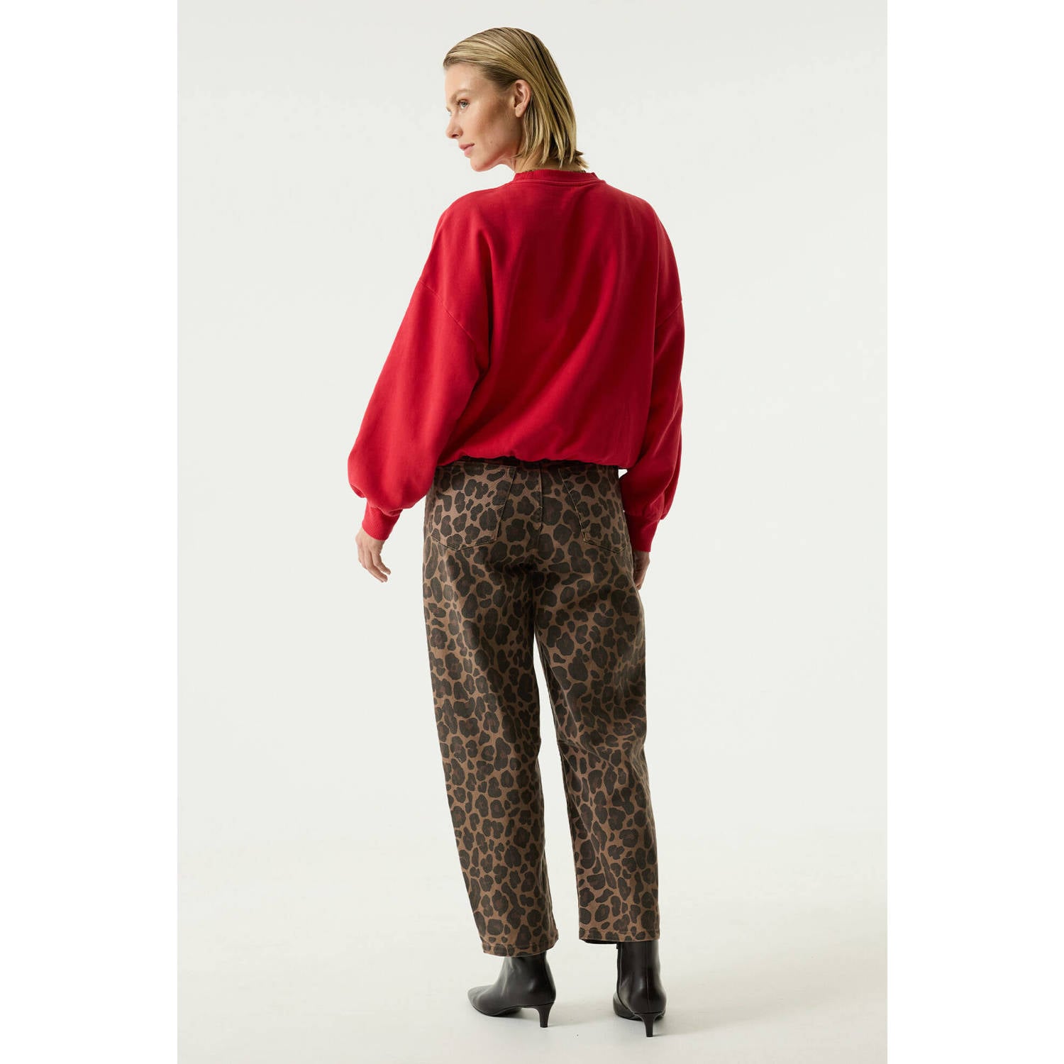 Garcia barrel jeans met panterprint bruin